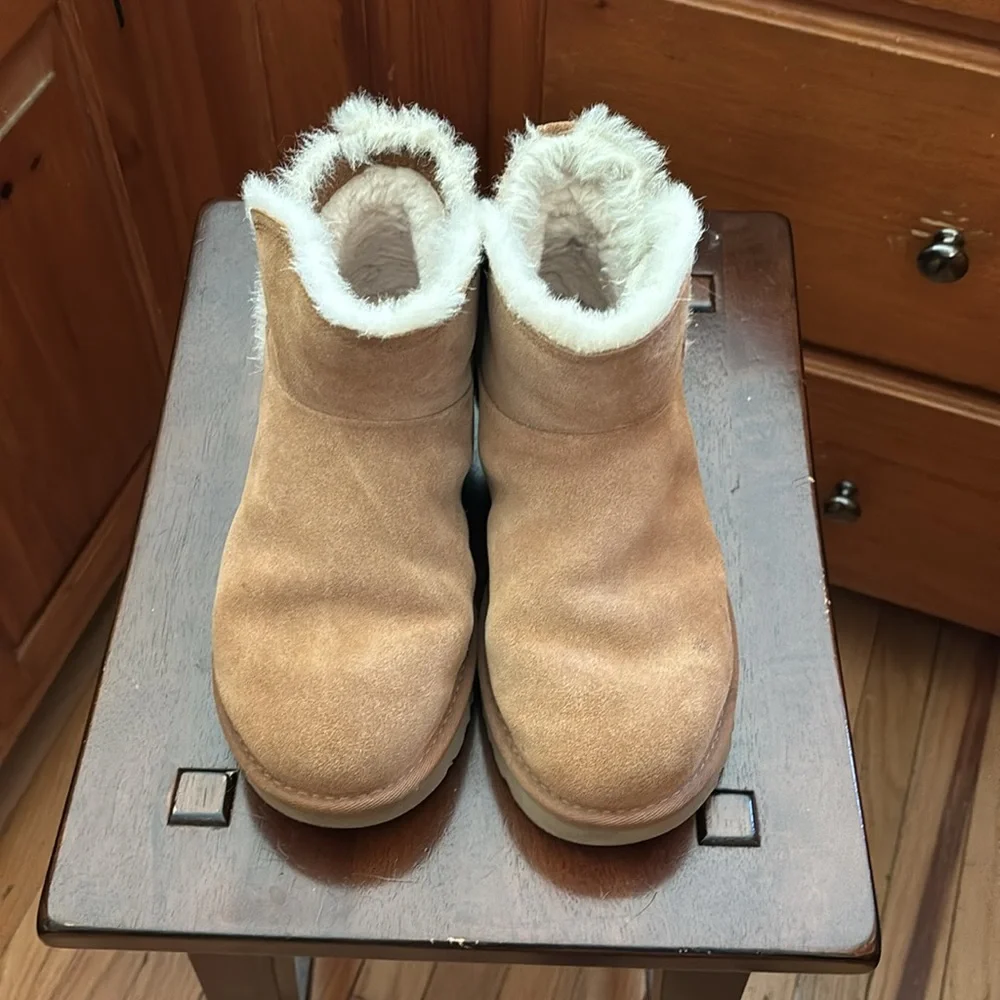 UGG classic mini